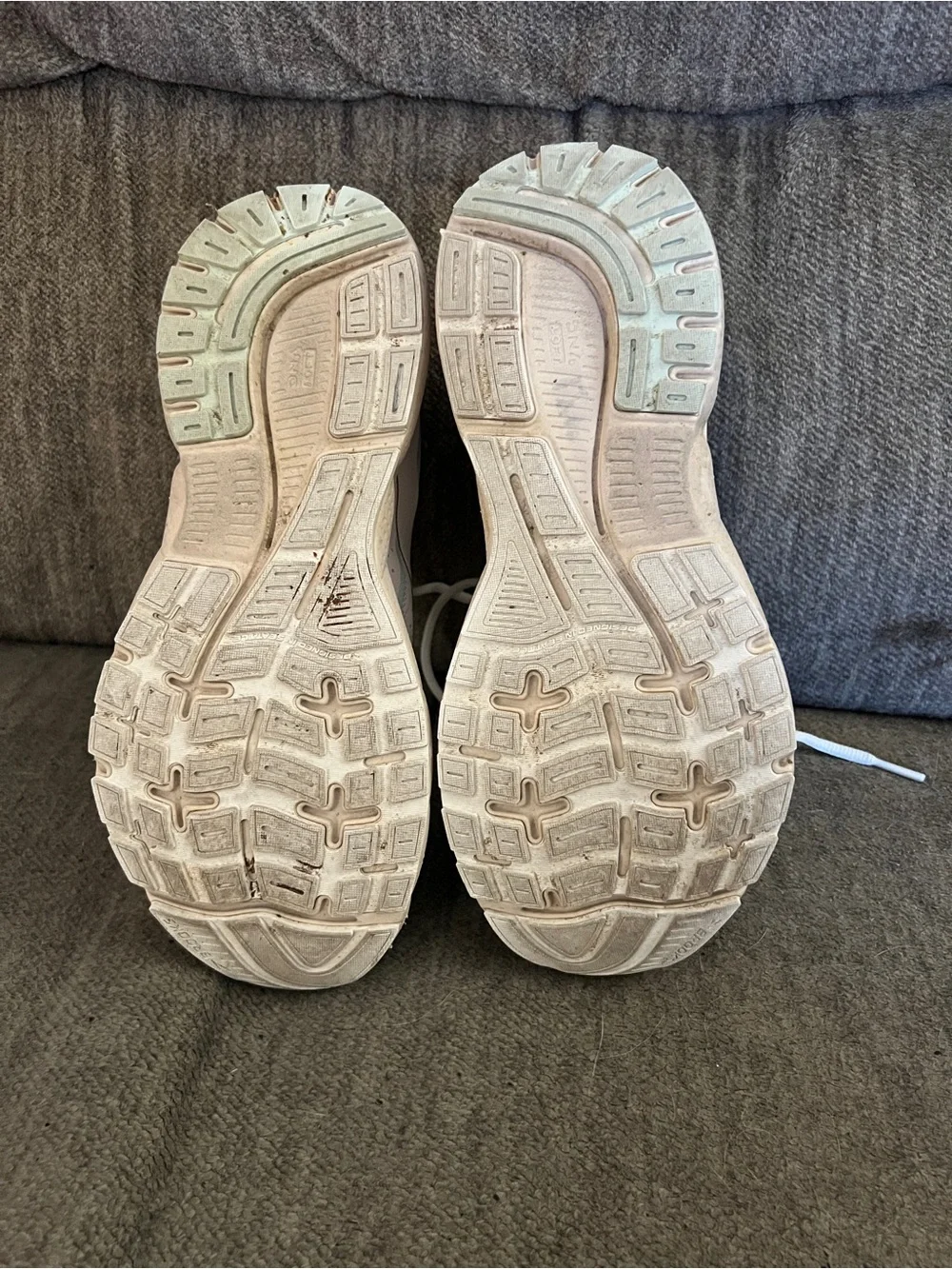 Brooks Trace 3 Women's Running Shoes Size 9.5 Grey Blue Glass 1204011B270 EUC